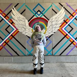 Meet your Posher, Crystal